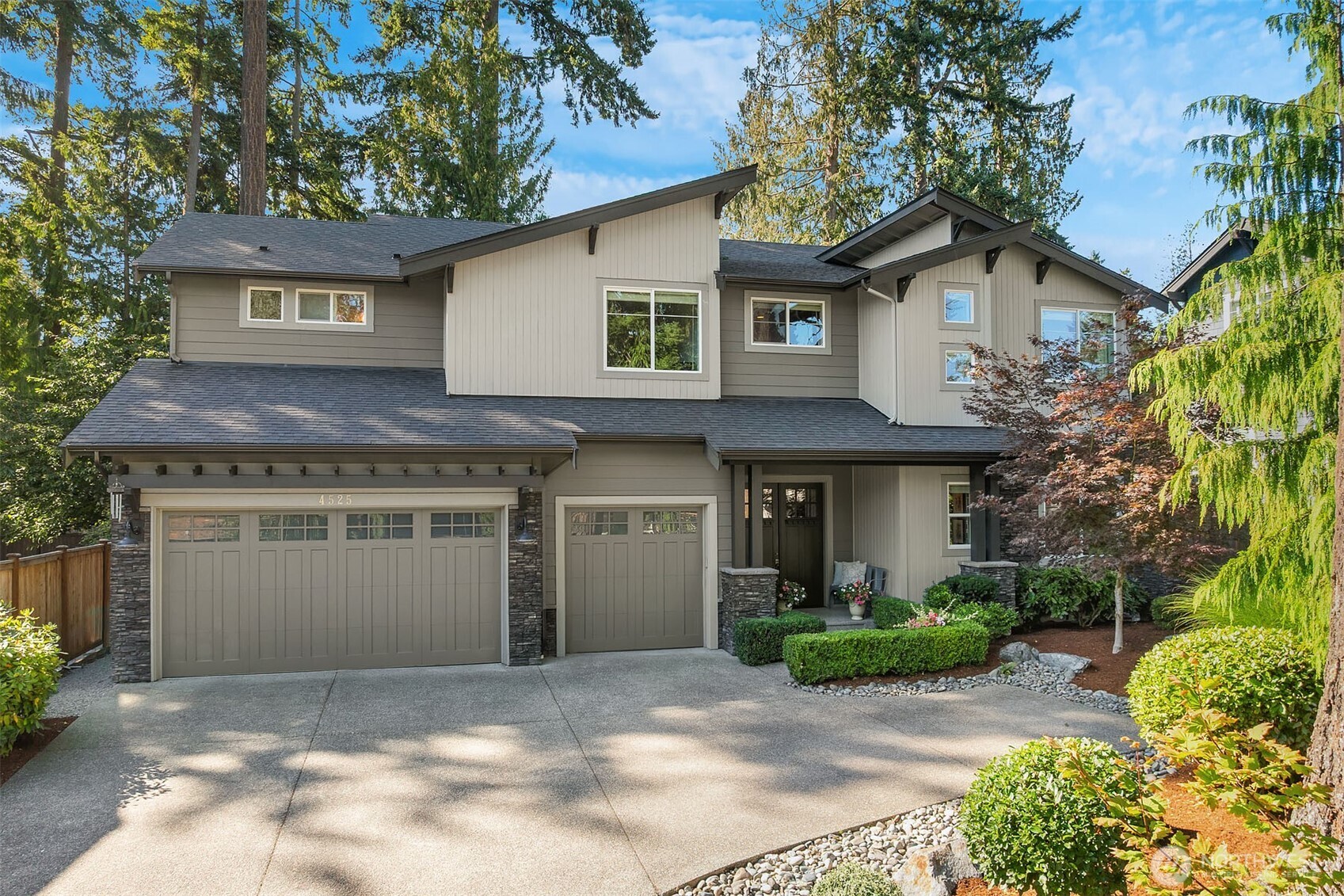 4525 90th Avenue SE, Mercer Island, WA 98040