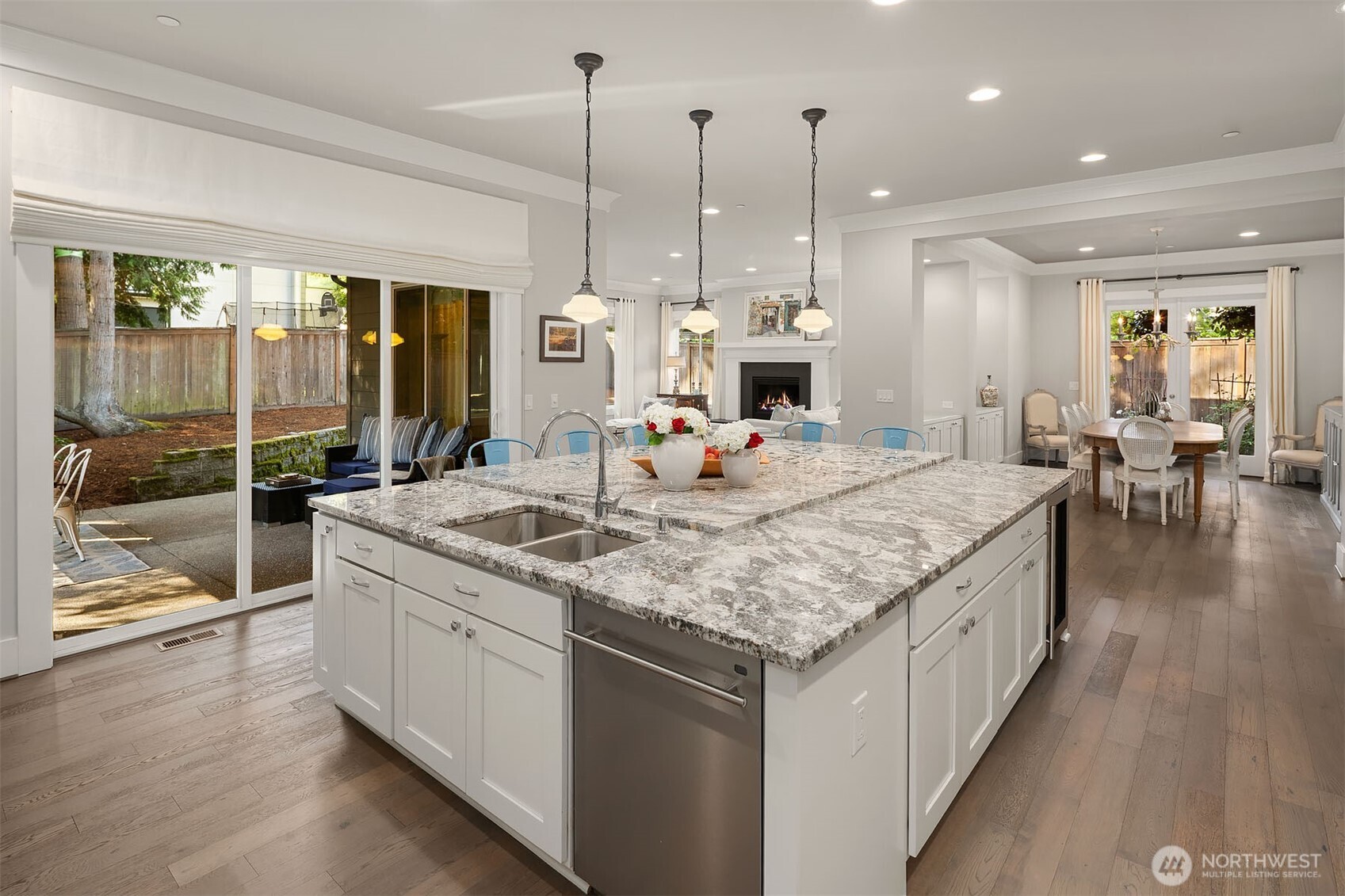 4525 90th Avenue SE, Mercer Island, WA 98040