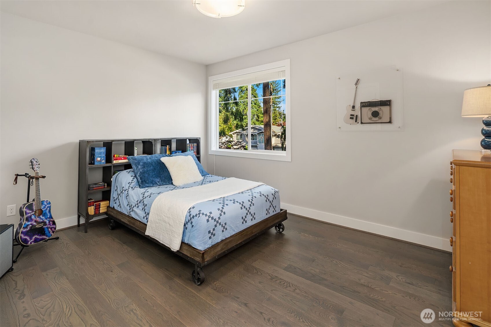 4525 90th Avenue SE, Mercer Island, WA 98040