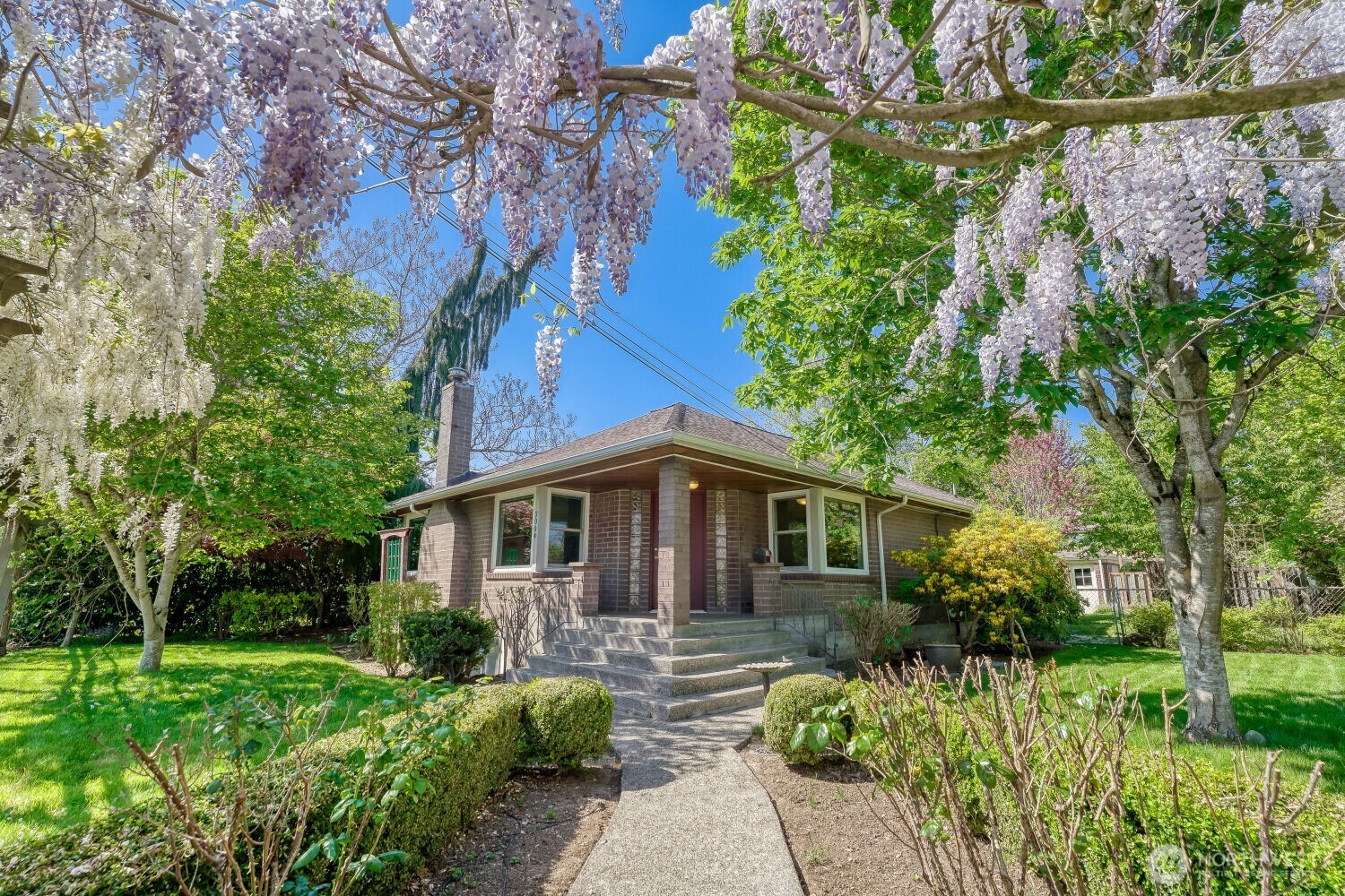 3004 SW Barton Street , Seattle, WA 98126