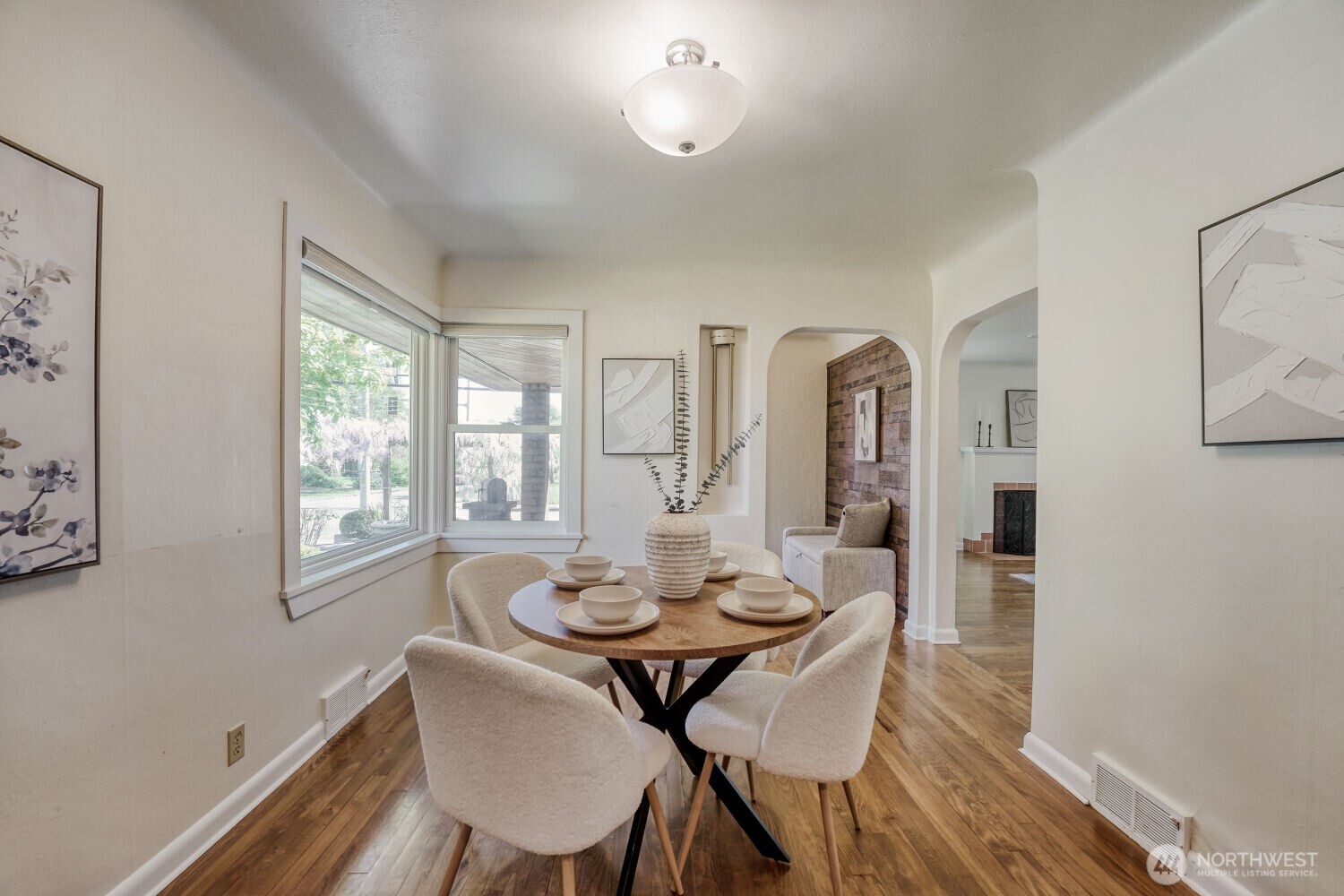 3004 SW Barton Street , Seattle, WA 98126