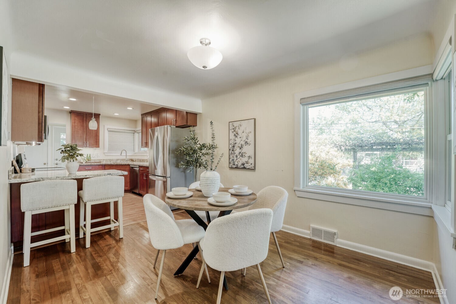 3004 SW Barton Street , Seattle, WA 98126
