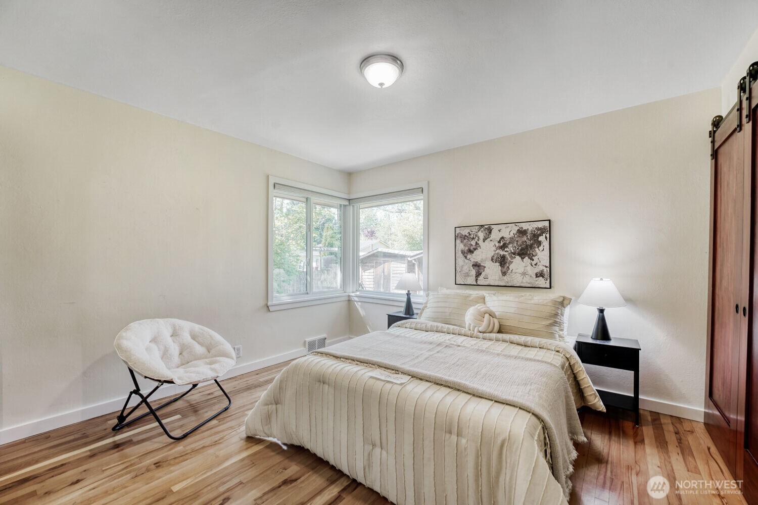 3004 SW Barton Street , Seattle, WA 98126