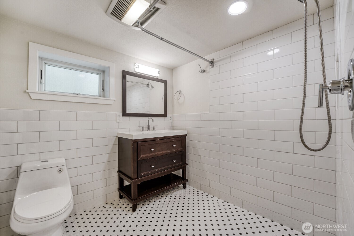 3004 SW Barton Street , Seattle, WA 98126