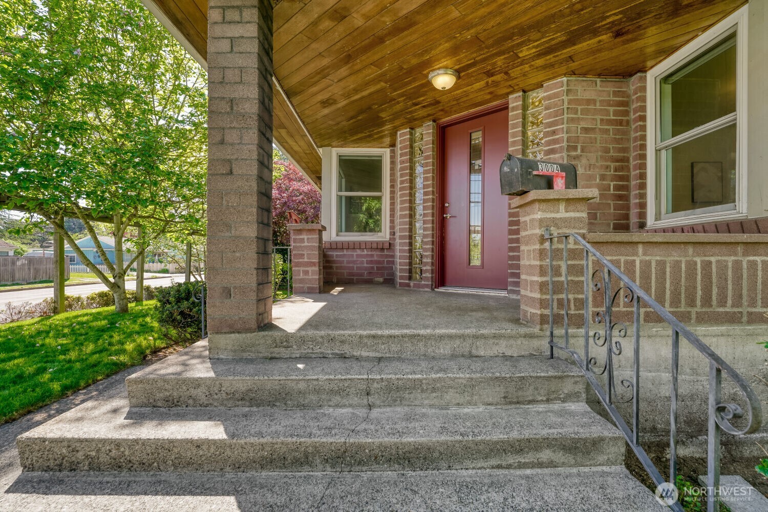 3004 SW Barton Street , Seattle, WA 98126