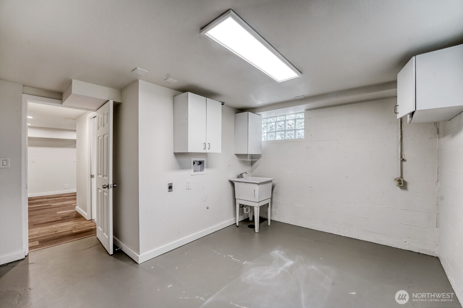 3004 SW Barton Street , Seattle, WA 98126