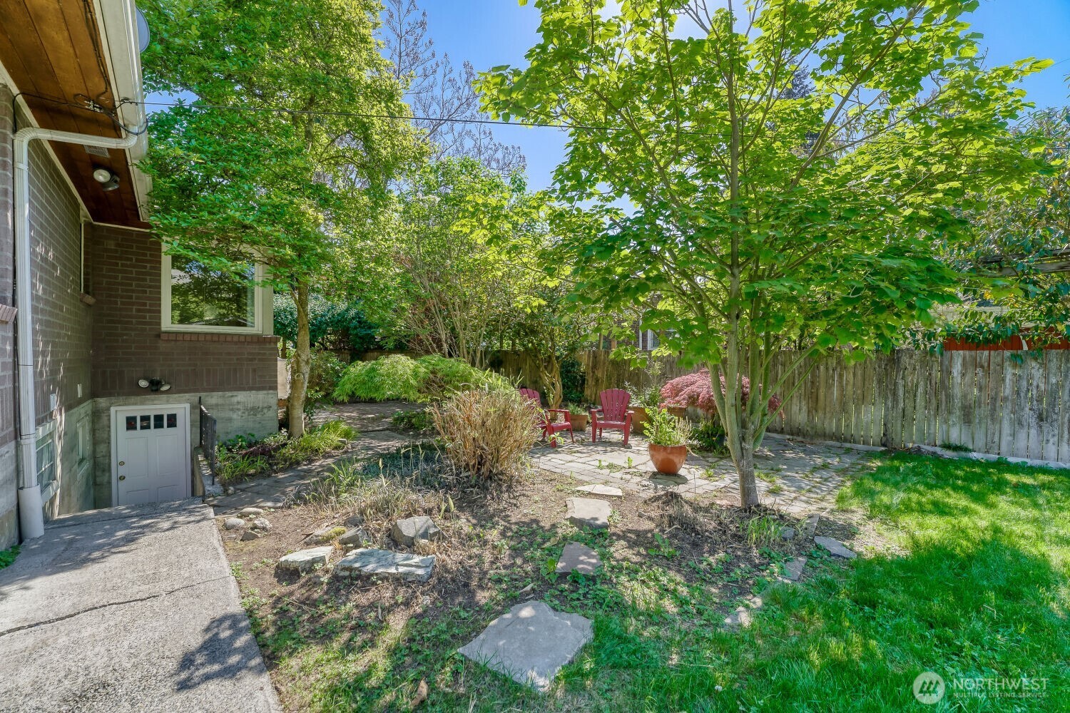 3004 SW Barton Street , Seattle, WA 98126