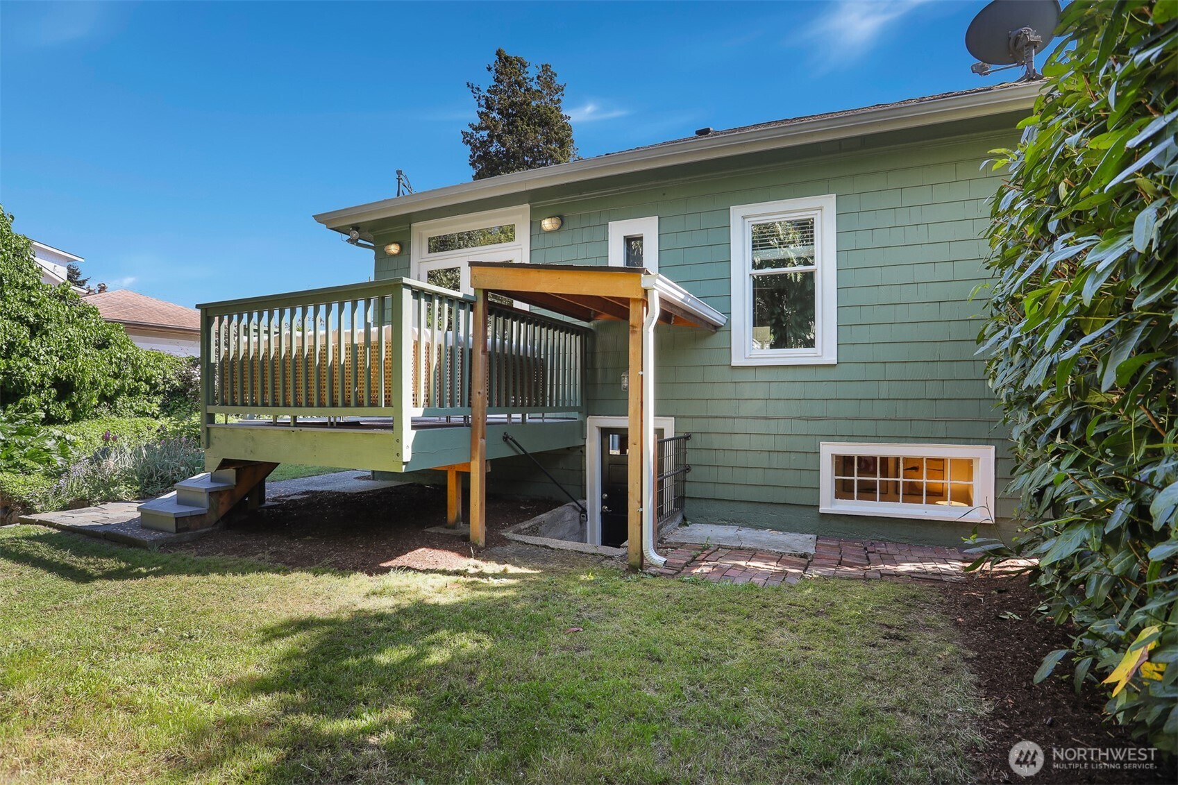 530 N 83rd Street , Seattle, WA 98103