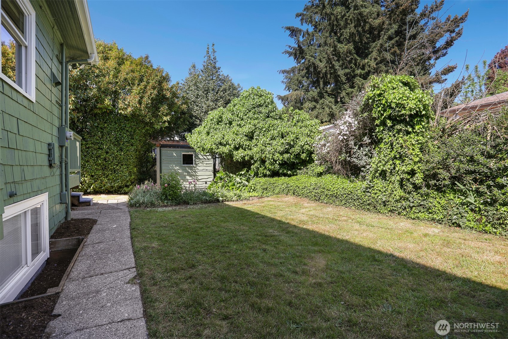 530 N 83rd Street , Seattle, WA 98103