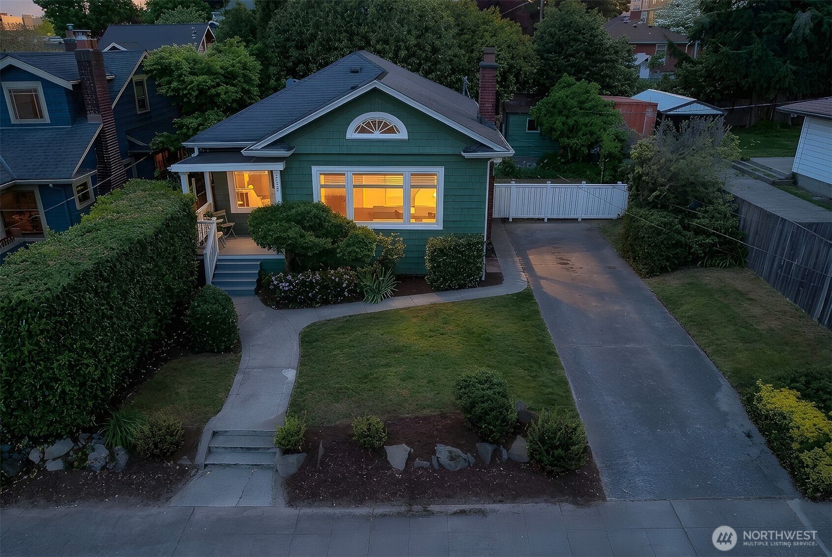 530 N 83rd Street , Seattle, WA 98103
