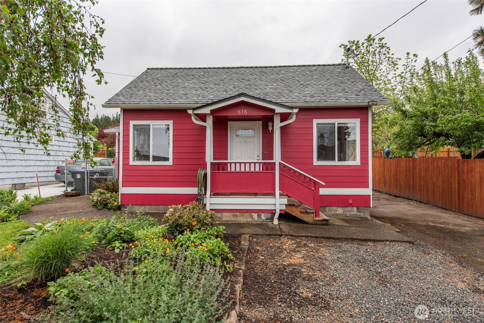 616 E Lopez Avenue , Port Angeles, WA 98362