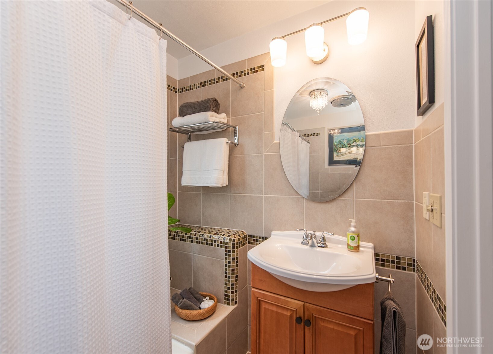 616 E Lopez Avenue , Port Angeles, WA 98362