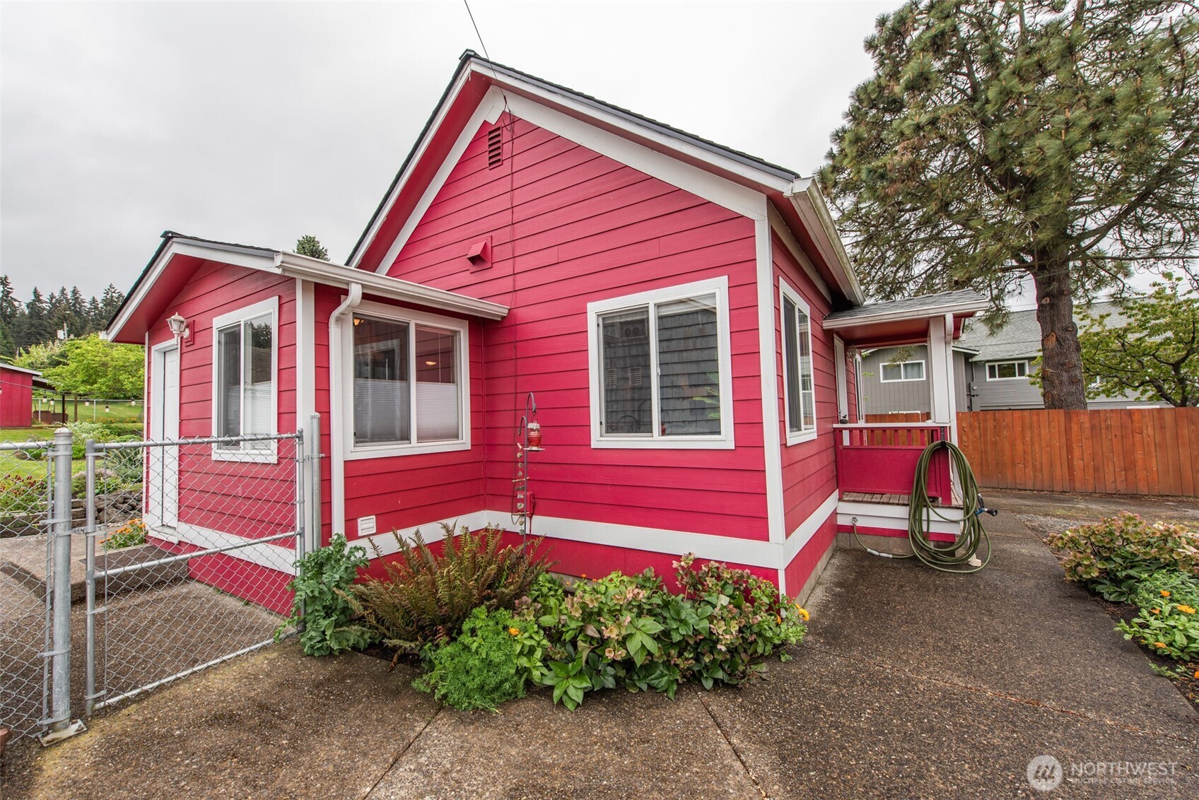 616 E Lopez Avenue , Port Angeles, WA 98362