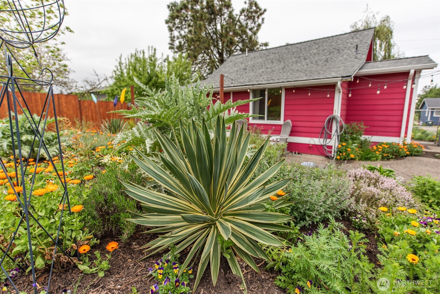 616 E Lopez Avenue , Port Angeles, WA 98362