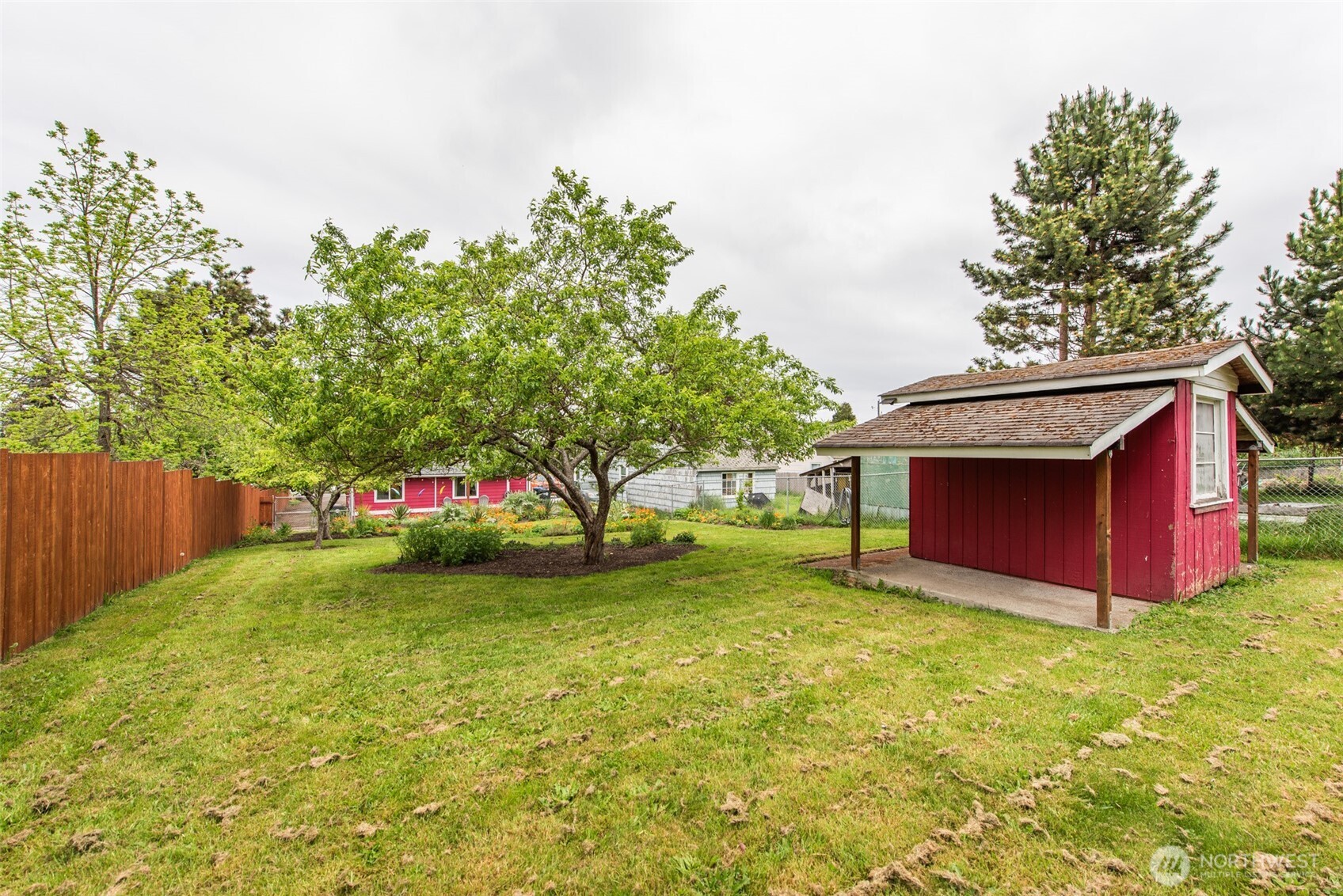 616 E Lopez Avenue , Port Angeles, WA 98362