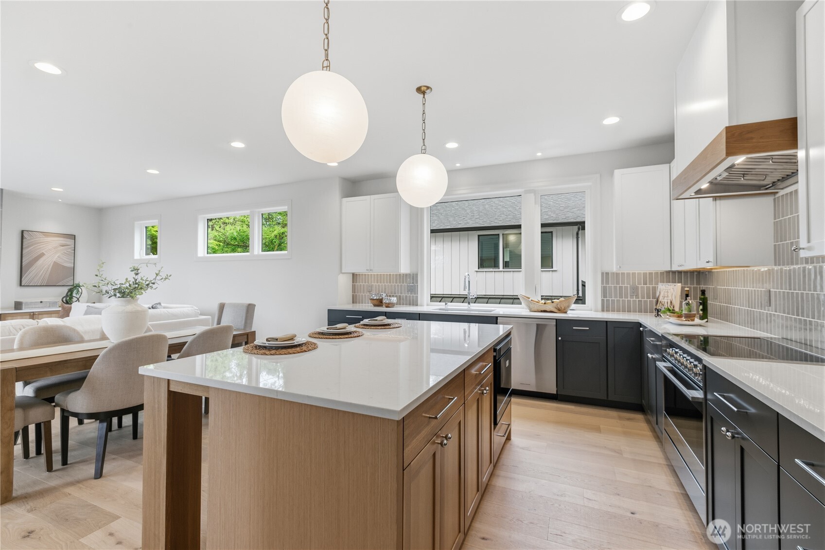 6832 47th Avenue NE, Seattle, WA 98115