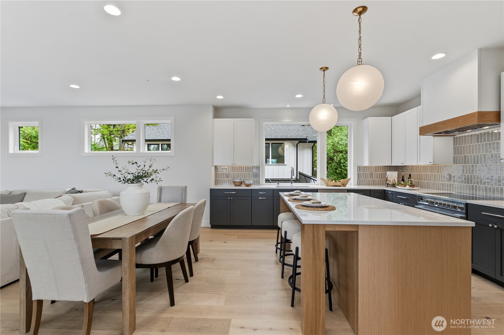 6832 47th Avenue NE, Seattle, WA 98115