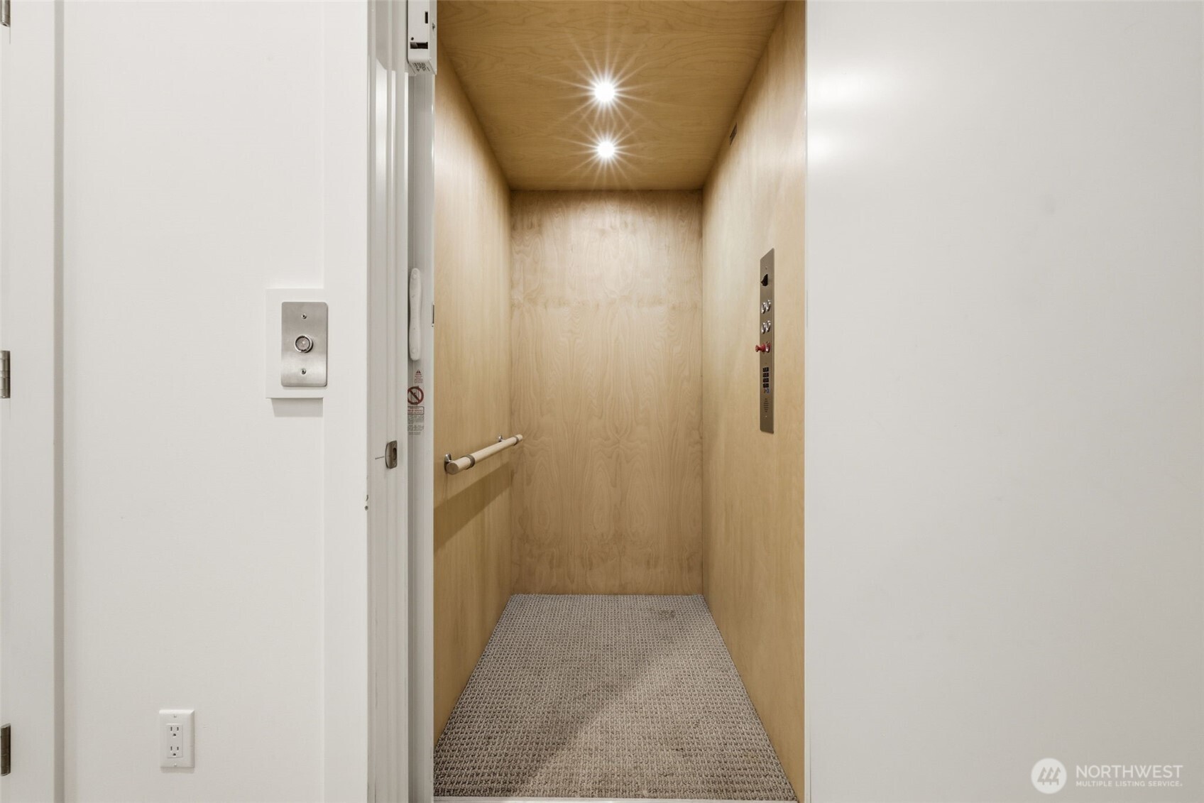 3009 Harbor Avenue SW, Seattle, WA 98126