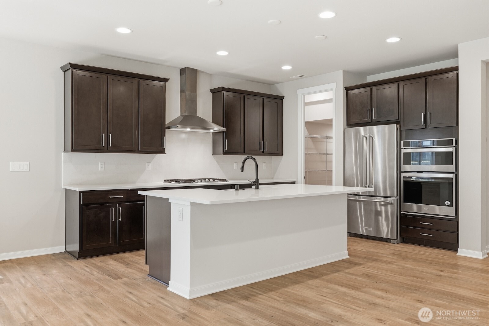 2466 NE Athlon Court , Poulsbo, WA 98370