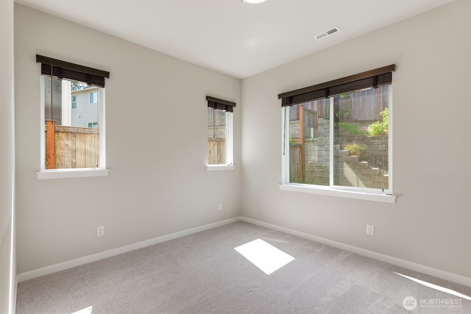 2466 NE Athlon Court , Poulsbo, WA 98370