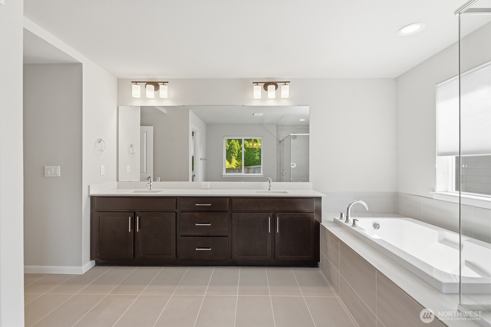 2466 NE Athlon Court , Poulsbo, WA 98370