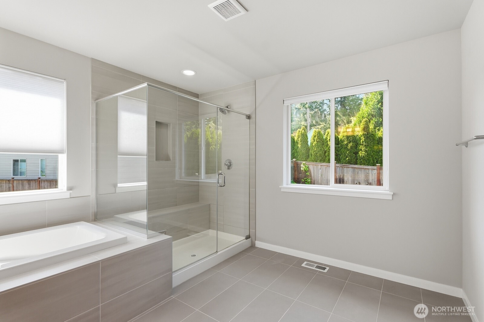 2466 NE Athlon Court , Poulsbo, WA 98370