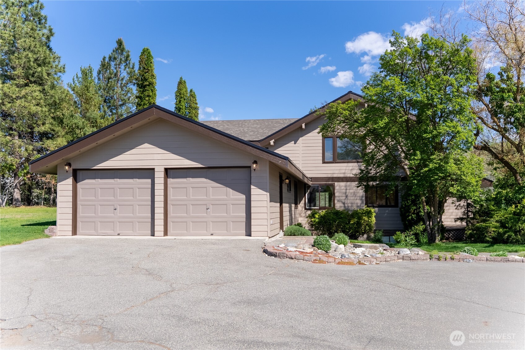 13 Parkway St , Omak, WA 98841