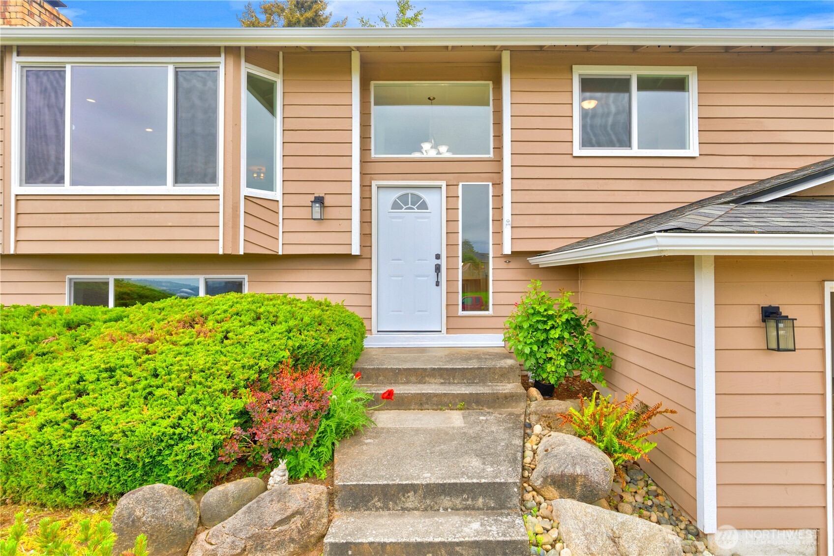 3322 43rd Place NE, Tacoma, WA 98422