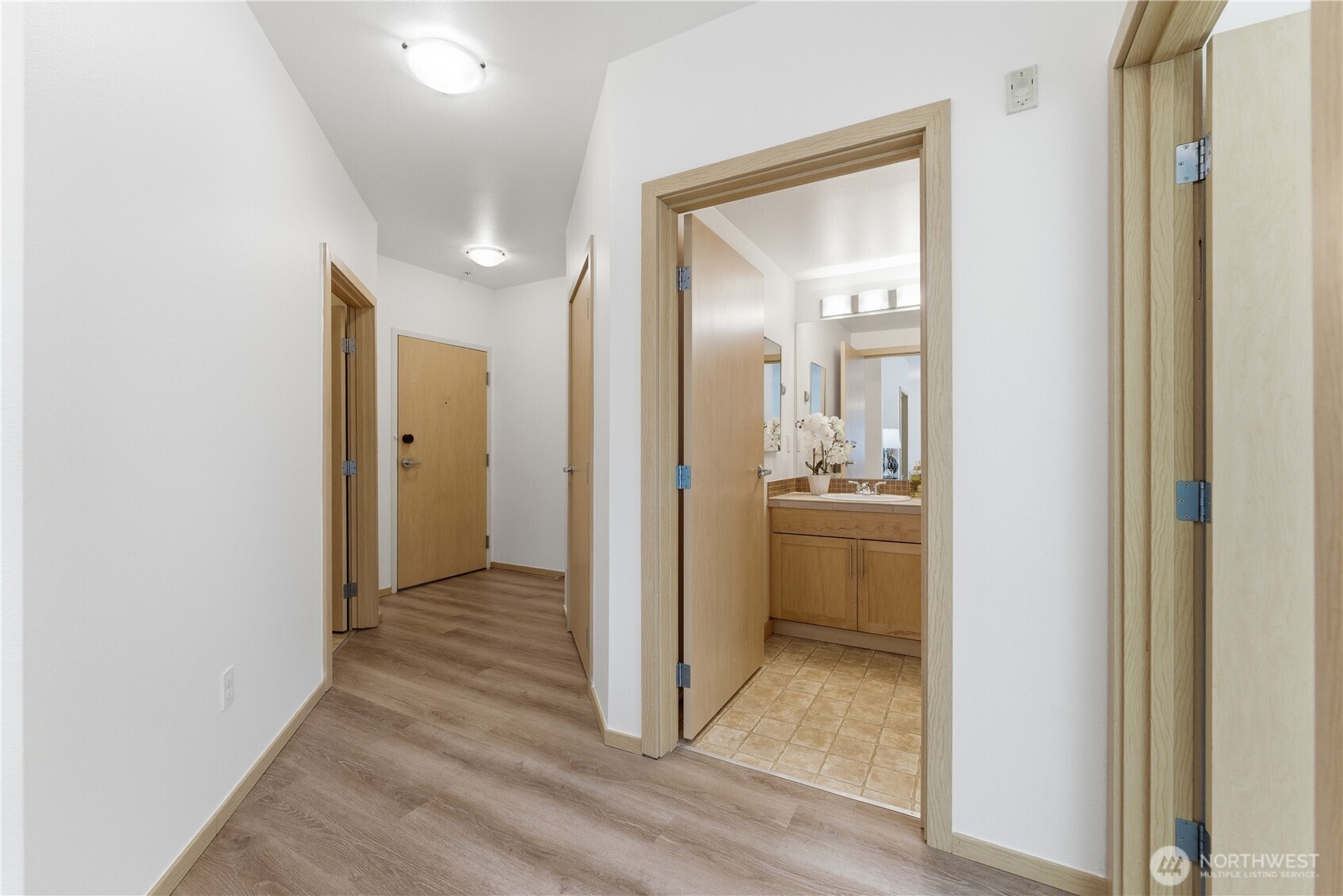 3333 Wallingford Avenue N #203, Seattle, WA 98103-9001