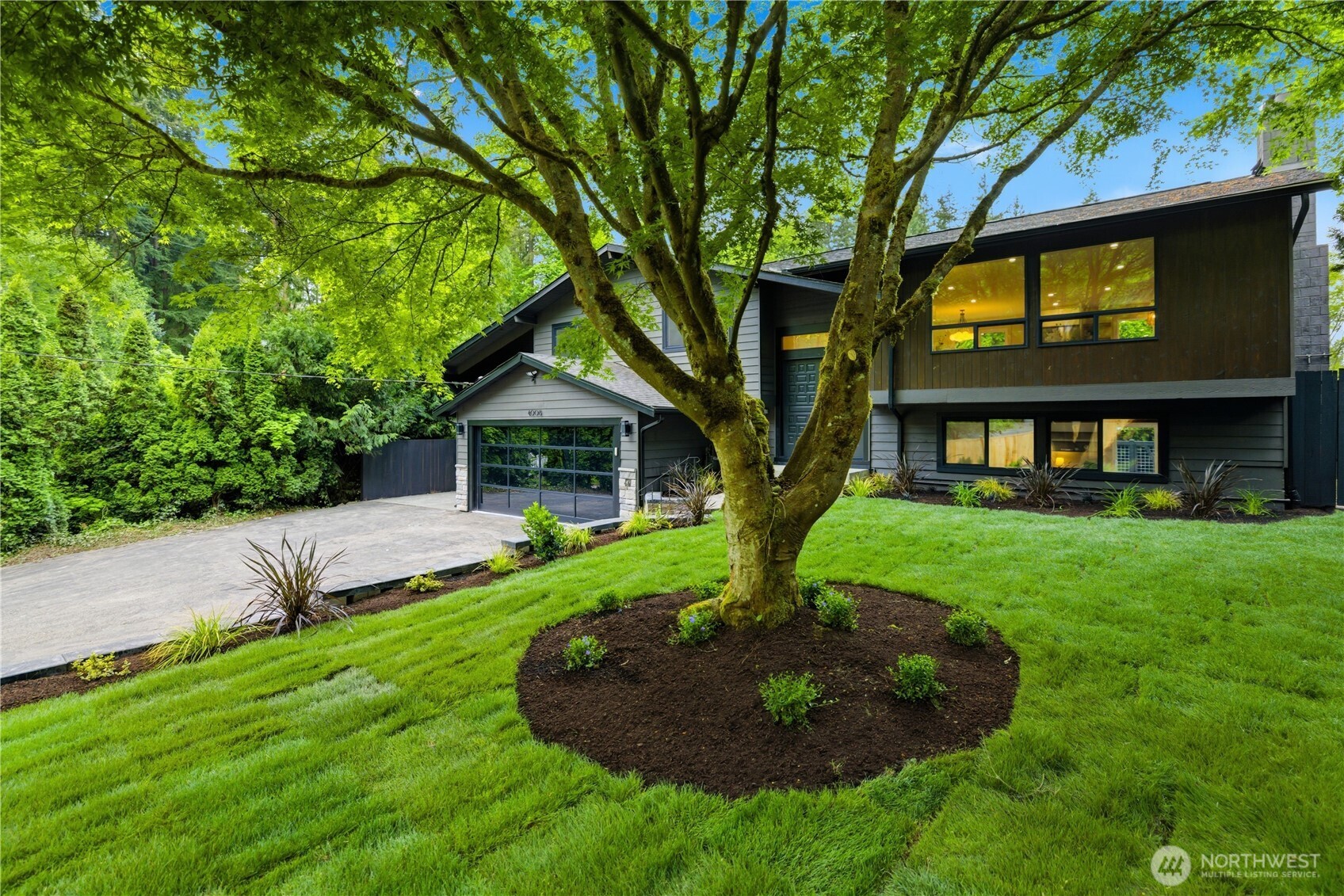 4008 NE 197th Street , Lake Forest Park, WA 98155