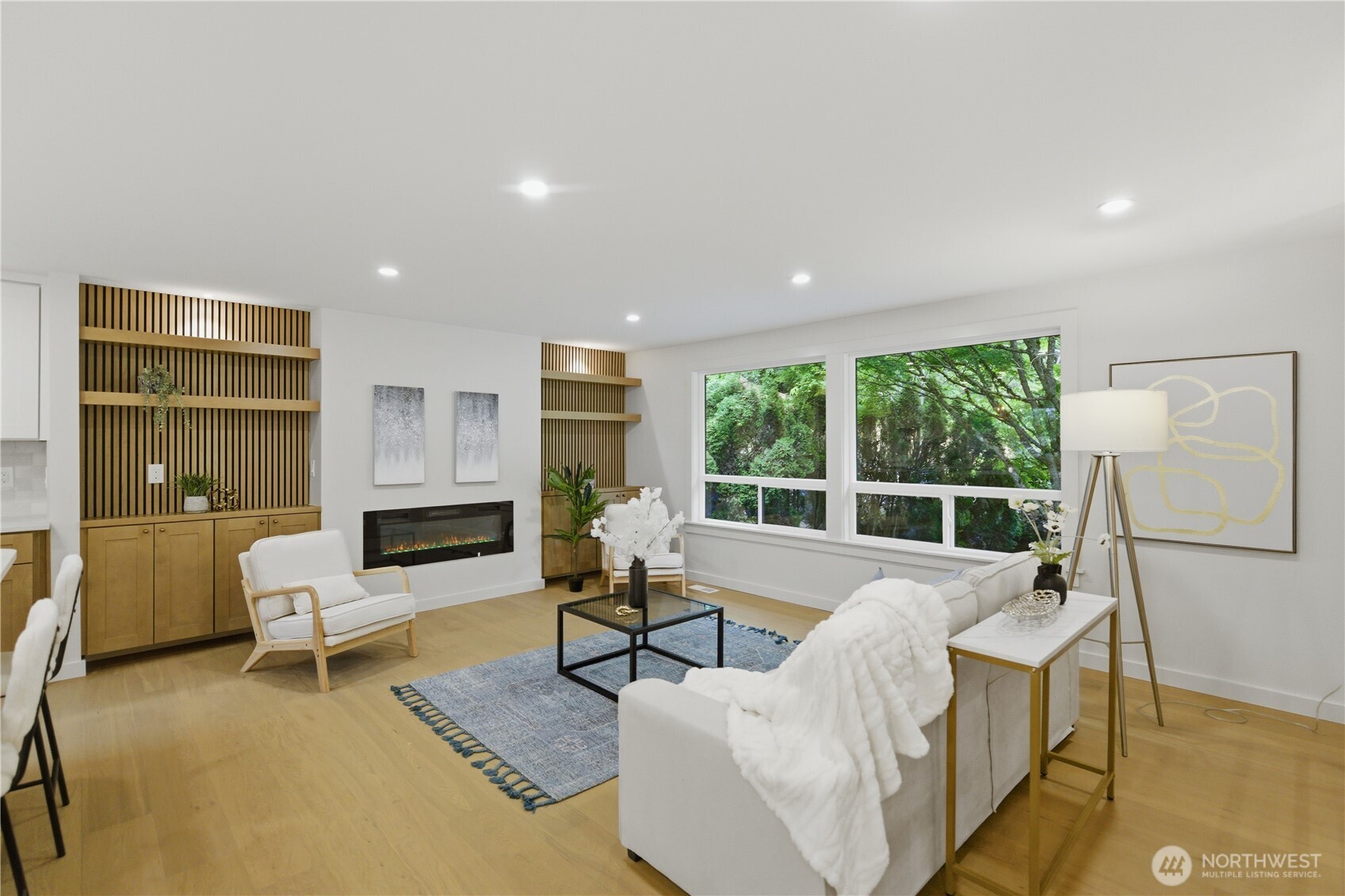 4008 NE 197th Street , Lake Forest Park, WA 98155