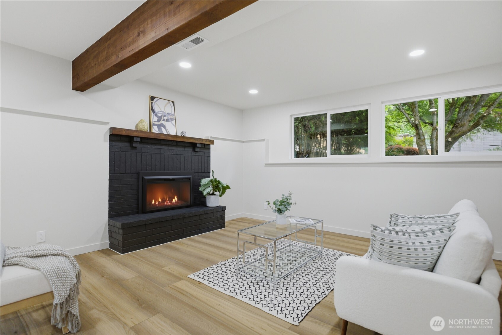 4008 NE 197th Street , Lake Forest Park, WA 98155