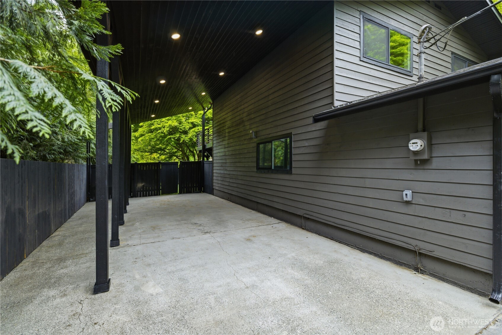 4008 NE 197th Street , Lake Forest Park, WA 98155