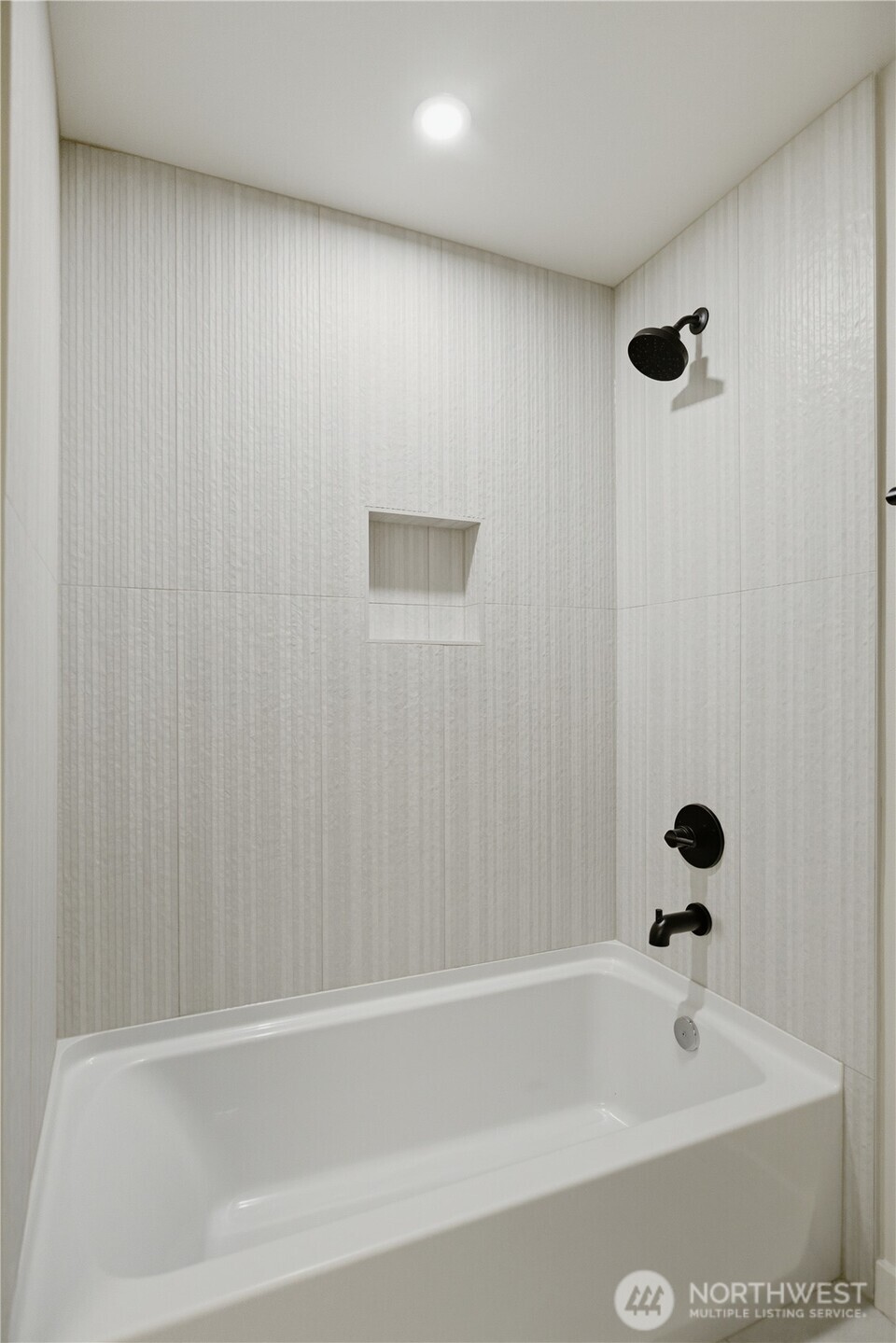 4008 NE 197th Street , Lake Forest Park, WA 98155