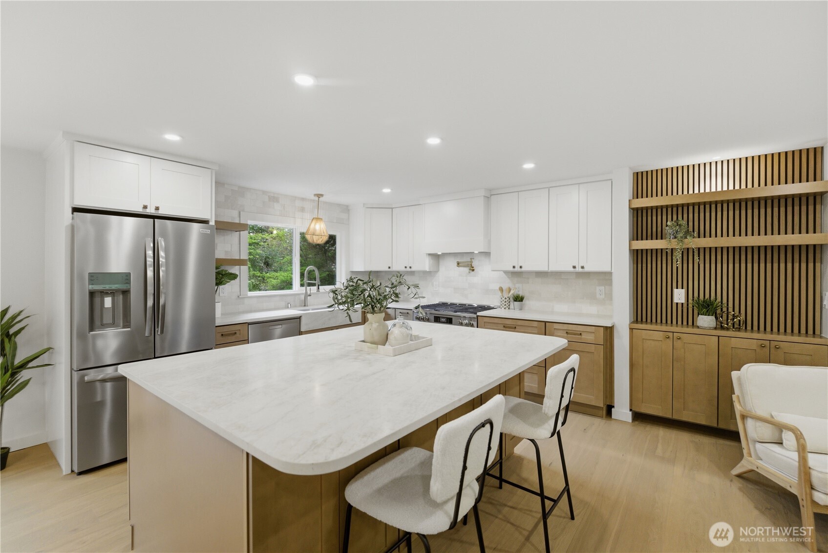 4008 NE 197th Street , Lake Forest Park, WA 98155