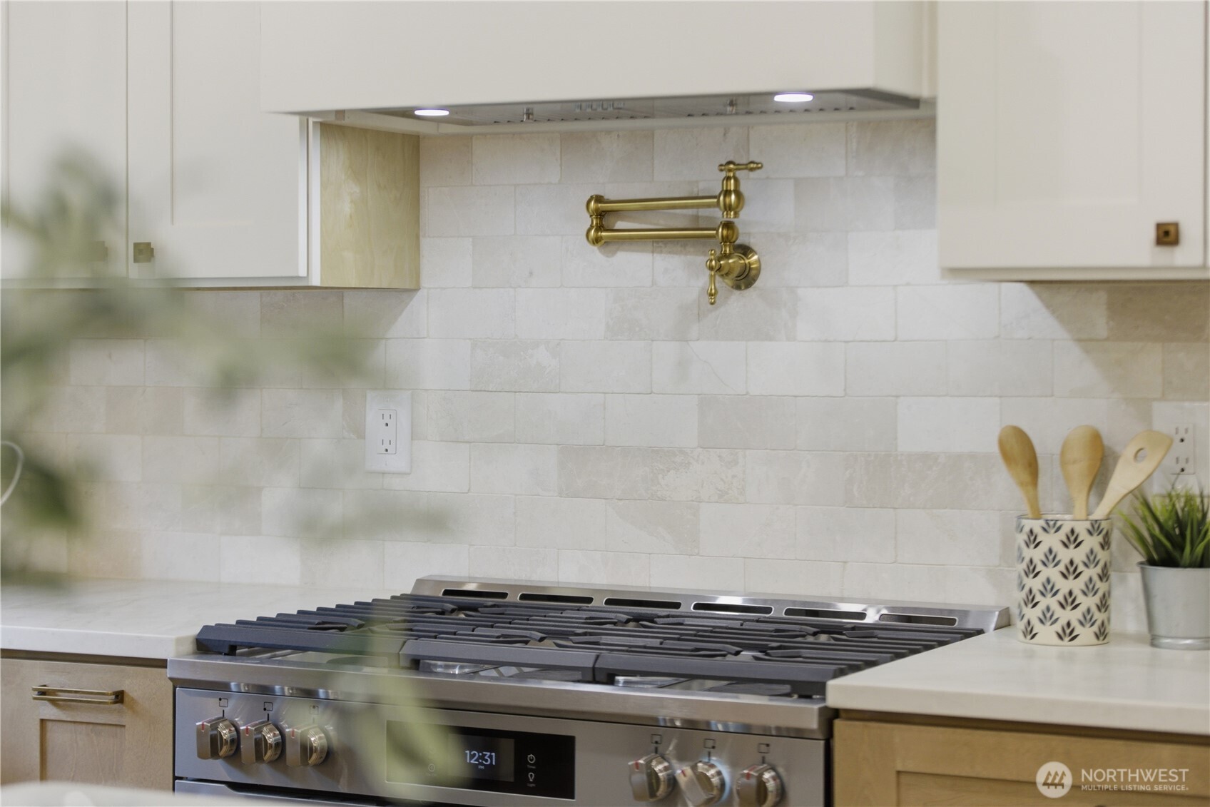 4008 NE 197th Street , Lake Forest Park, WA 98155