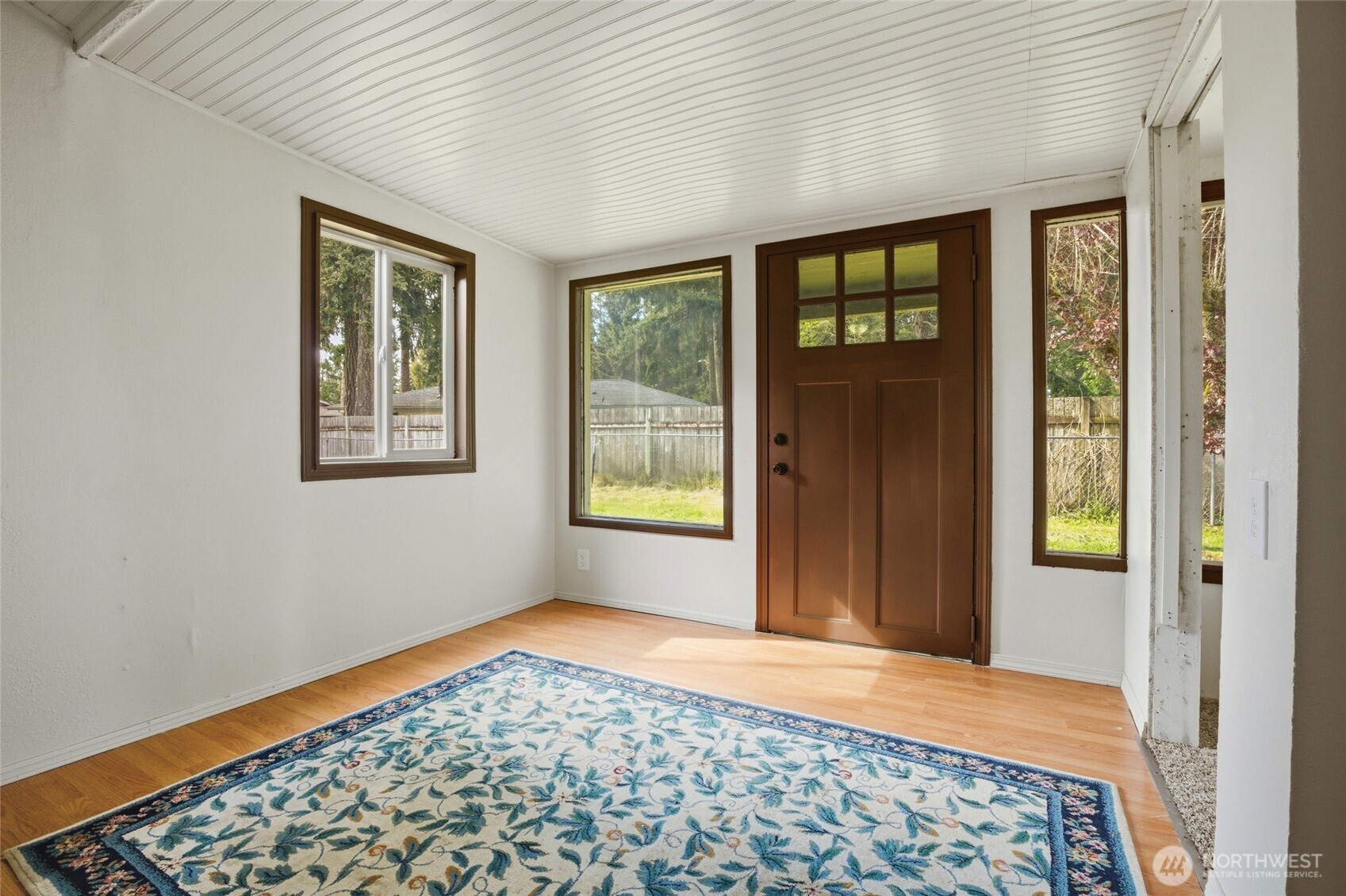 122 Raintree Loop SE, Rainier, WA 98576