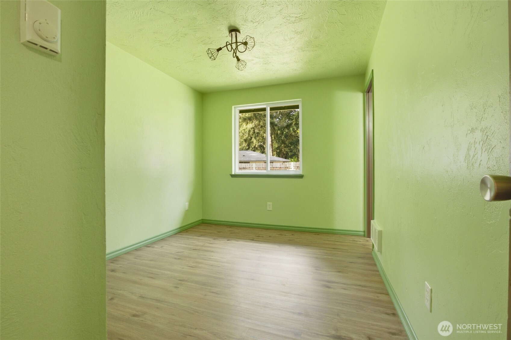 122 Raintree Loop SE, Rainier, WA 98576