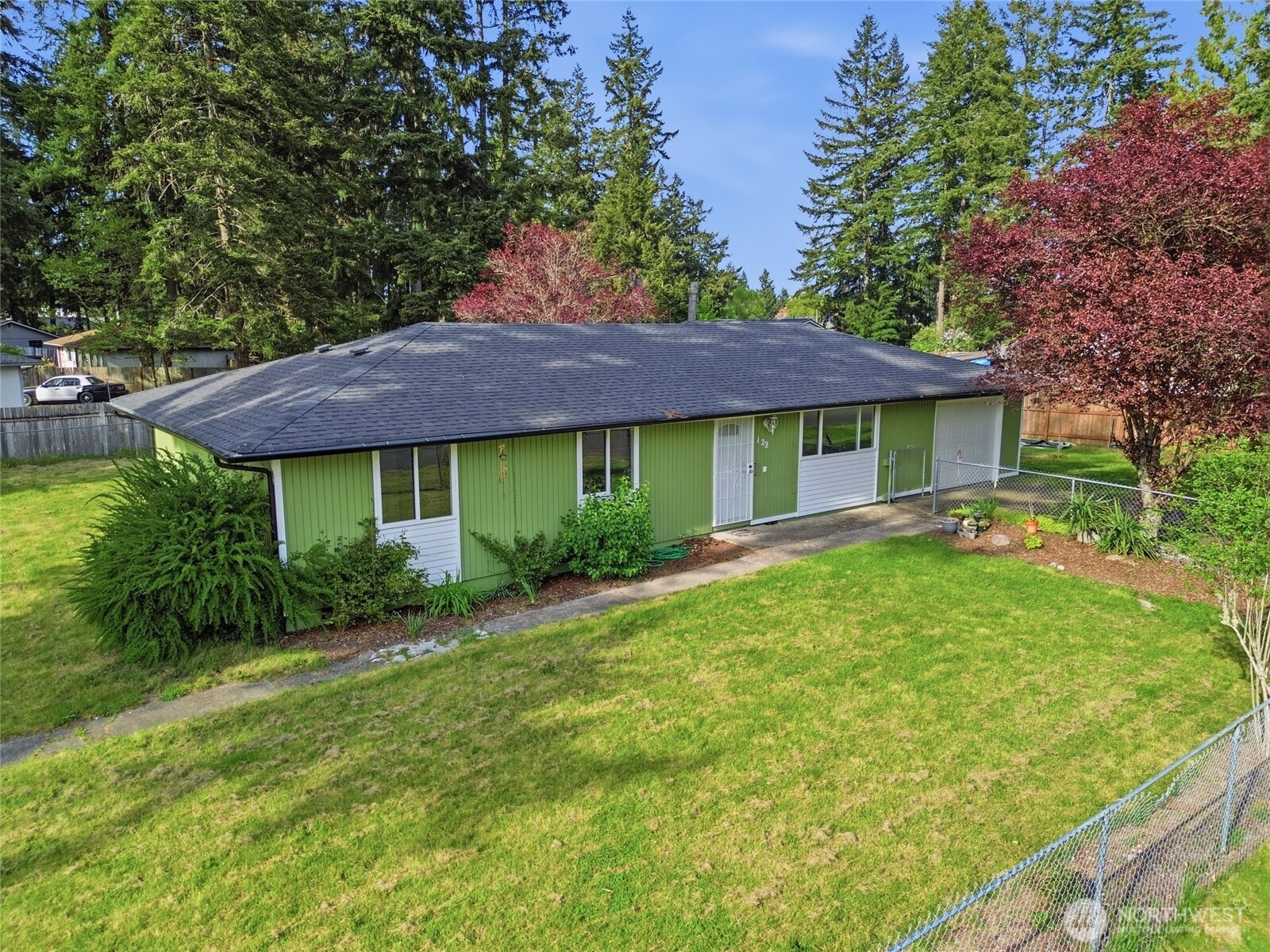 122 Raintree Loop SE, Rainier, WA 98576