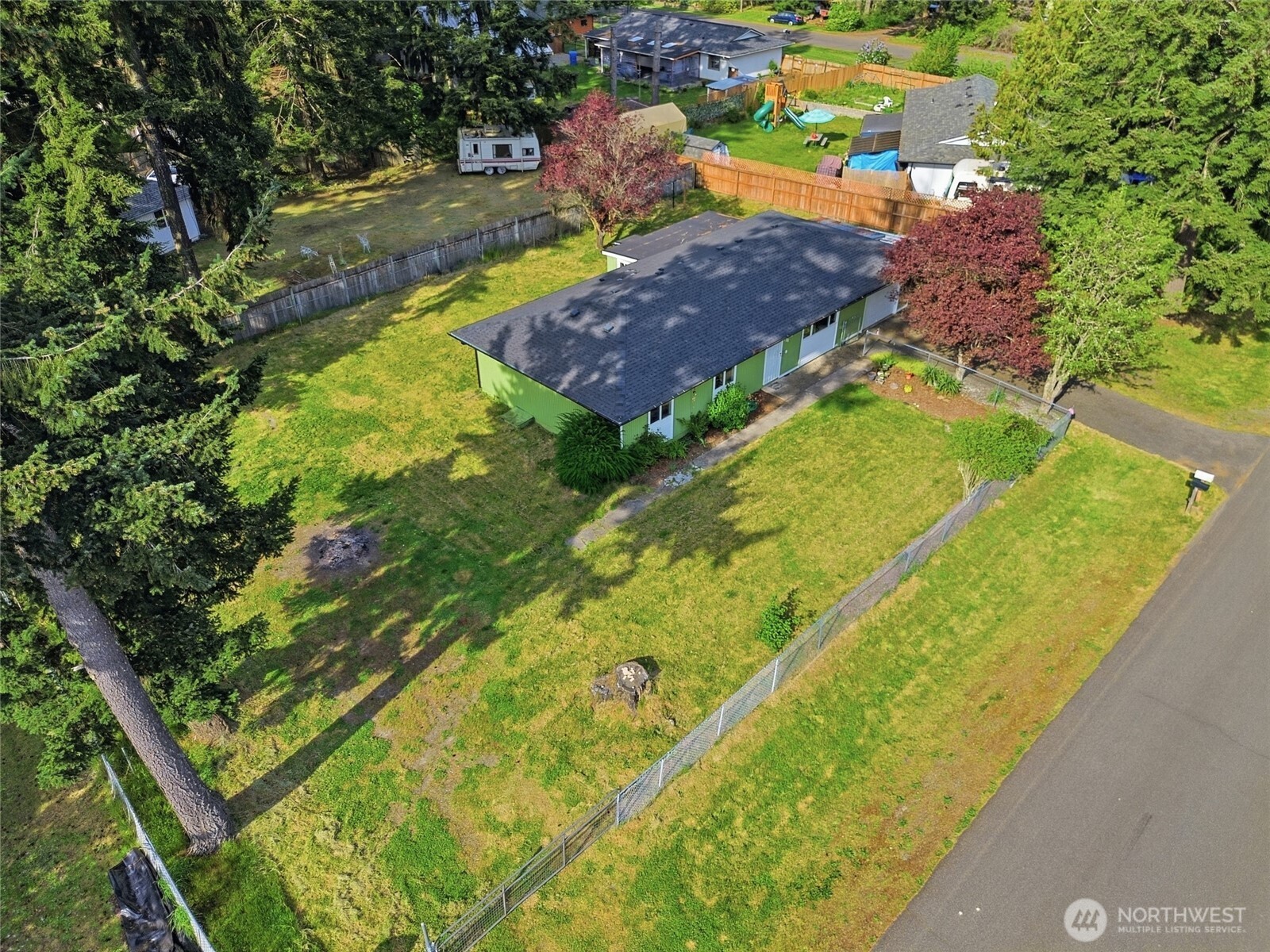 122 Raintree Loop SE, Rainier, WA 98576