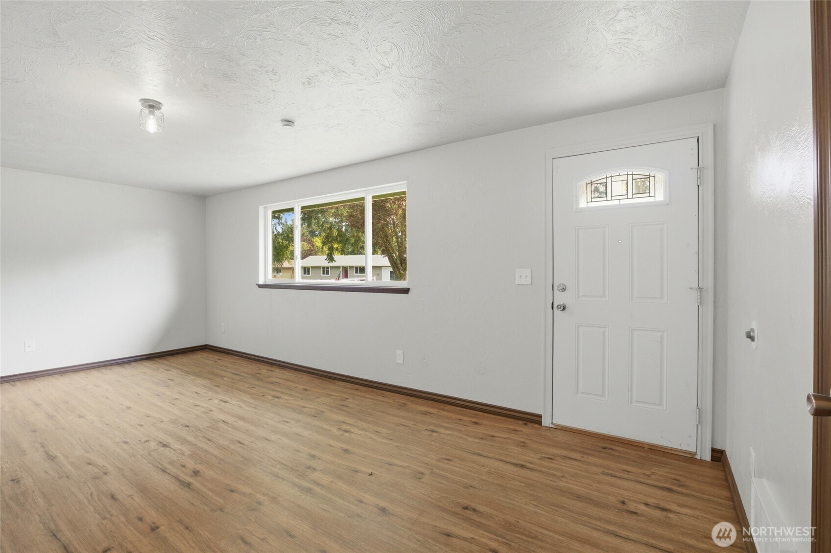 122 Raintree Loop SE, Rainier, WA 98576
