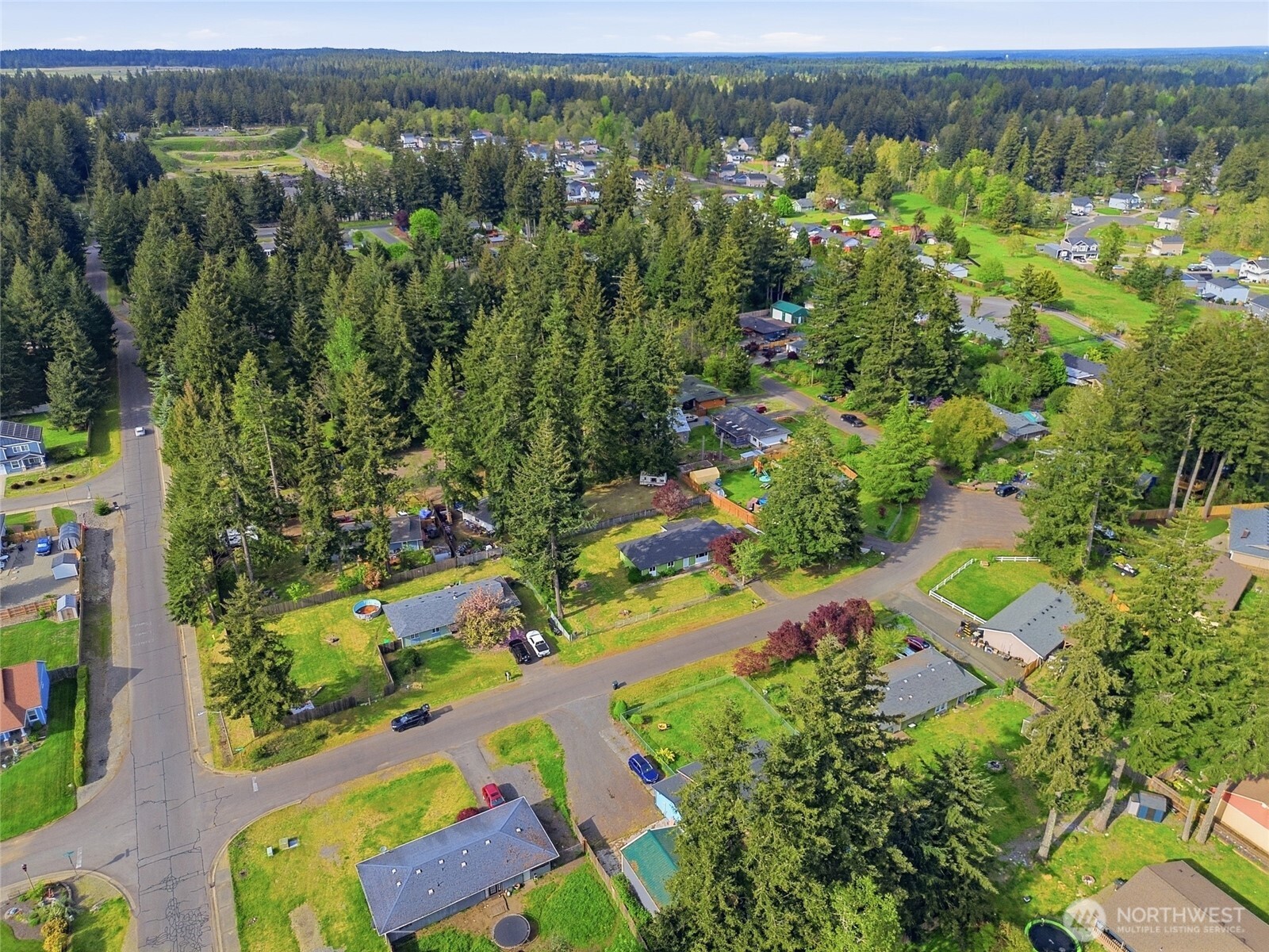 122 Raintree Loop SE, Rainier, WA 98576