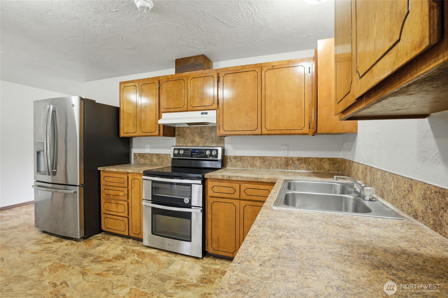 122 Raintree Loop SE, Rainier, WA 98576