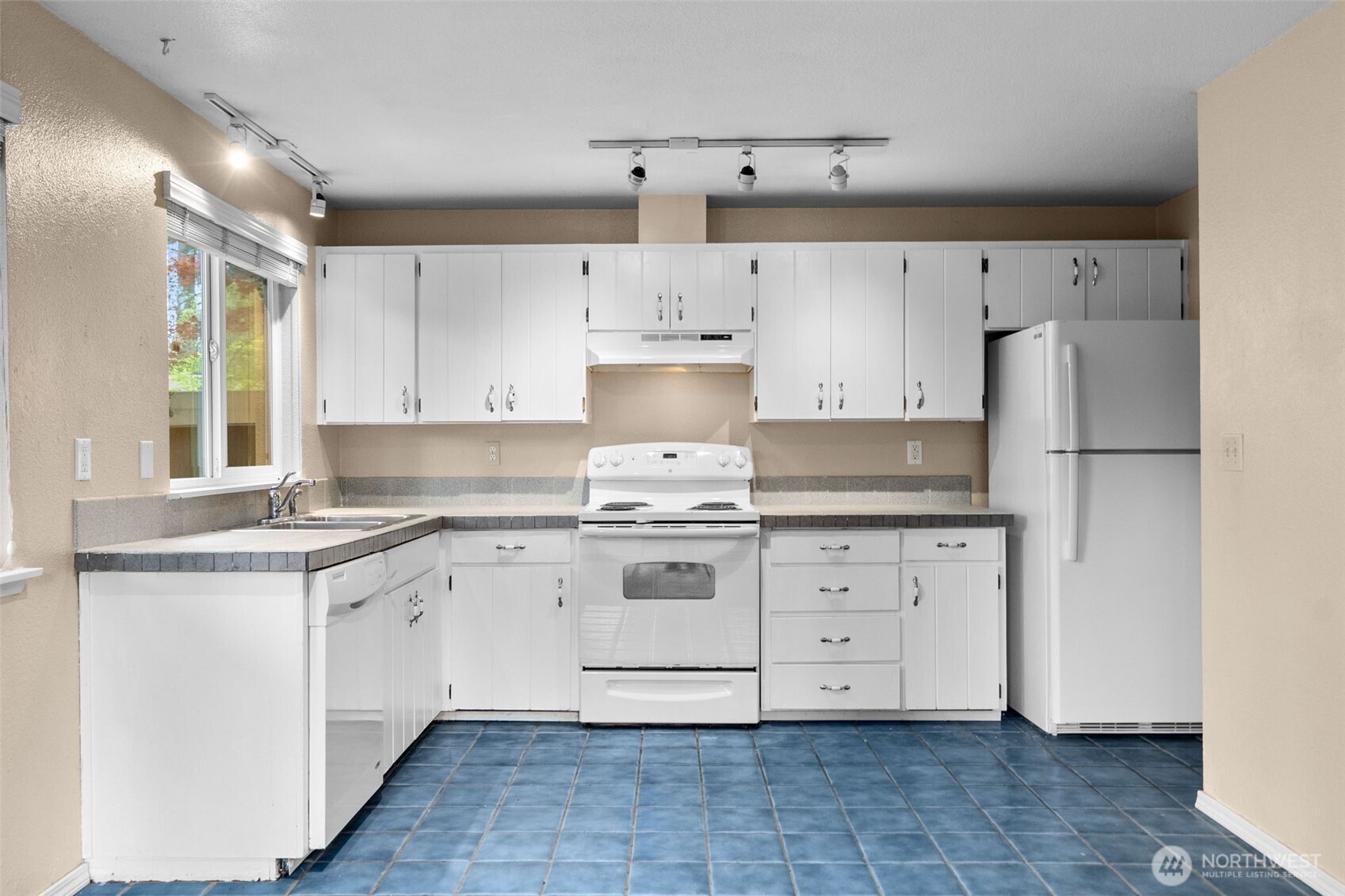 1122 39th Court SE, Tumwater, WA 98501
