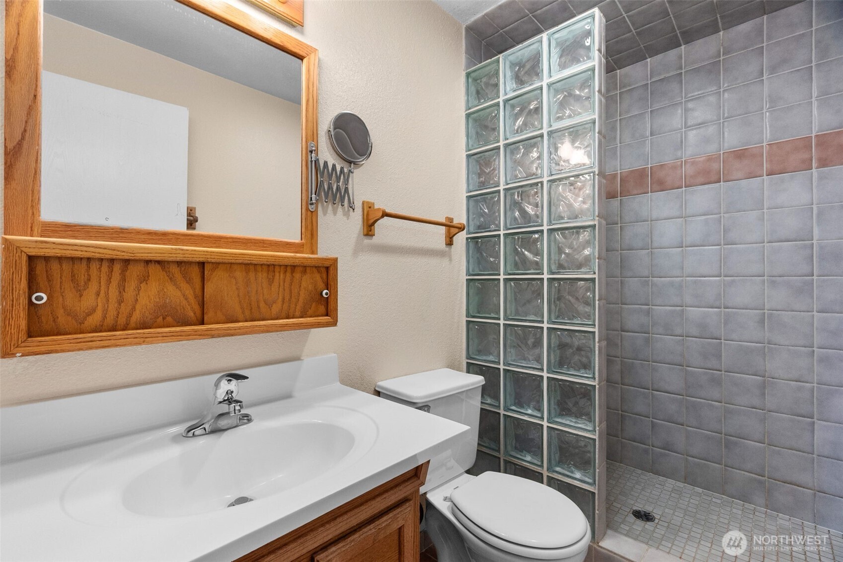1122 39th Court SE, Tumwater, WA 98501