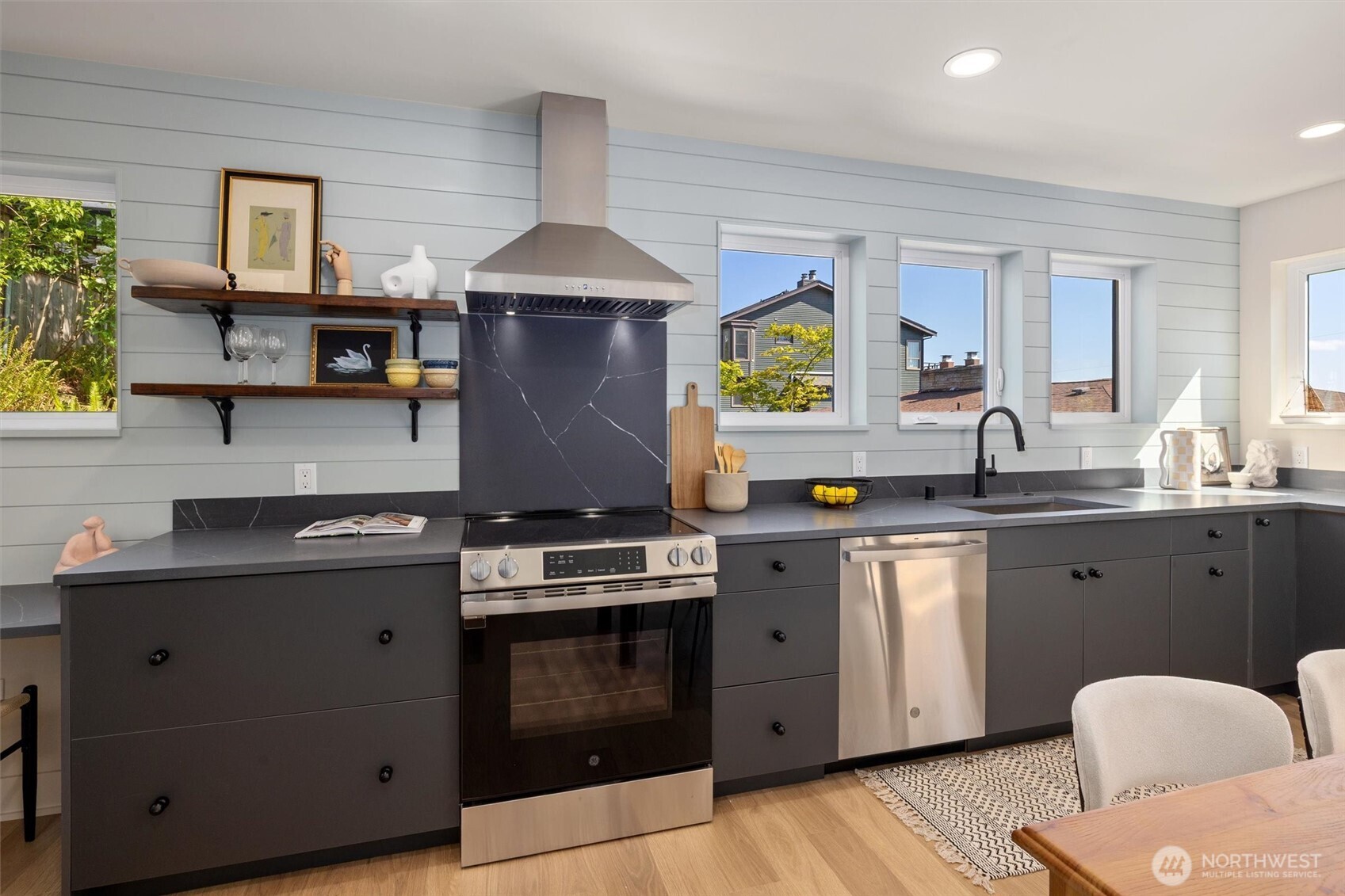 909 32nd Avenue S #C, Seattle, WA 98144
