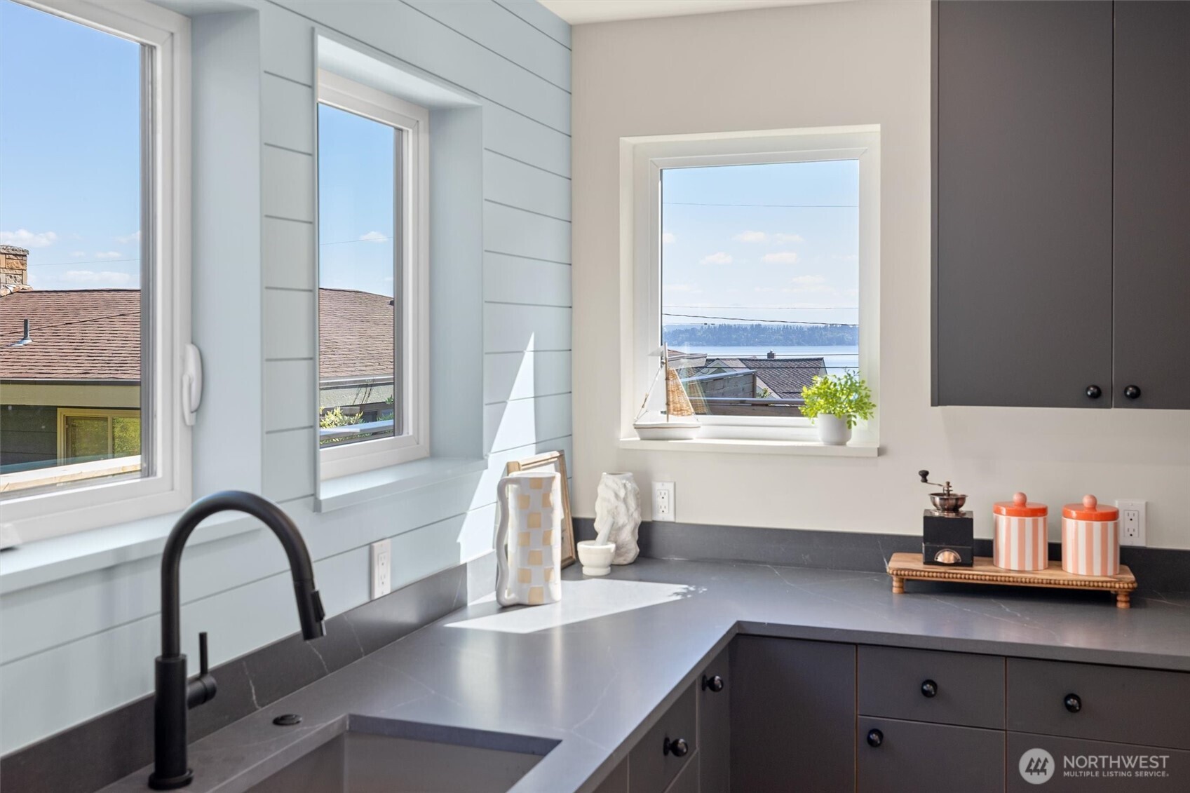 909 32nd Avenue S #C, Seattle, WA 98144