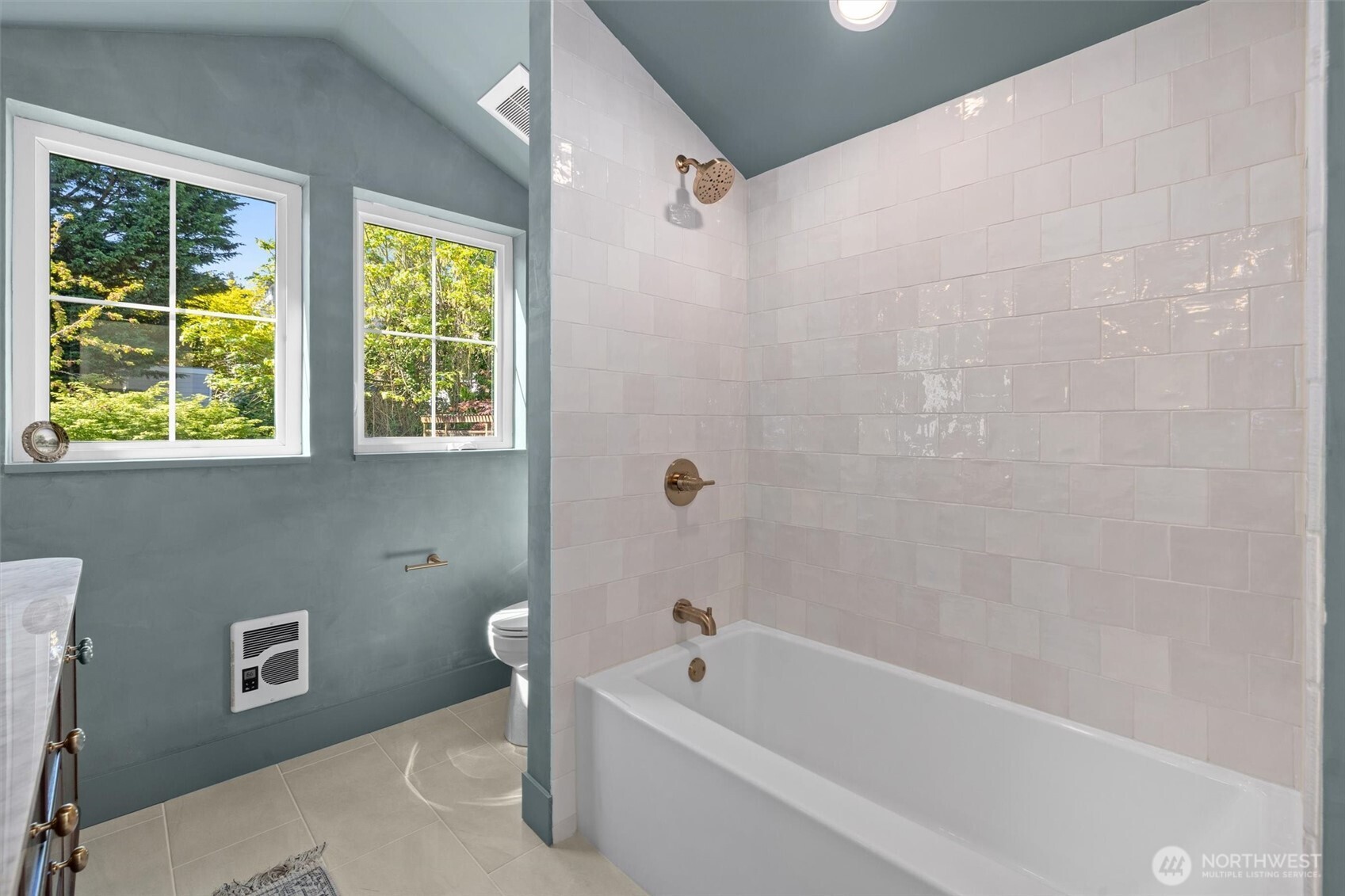 909 32nd Avenue S #C, Seattle, WA 98144