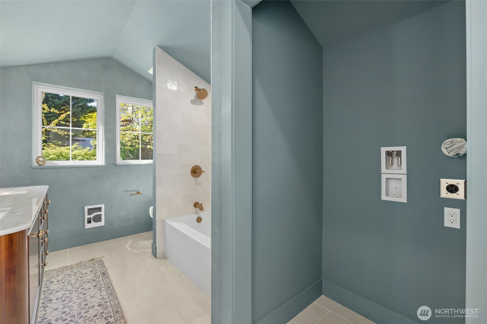 909 32nd Avenue S #C, Seattle, WA 98144
