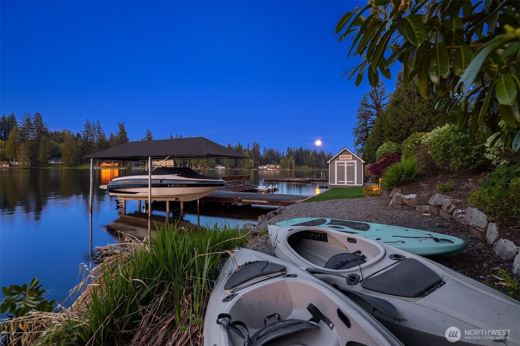 5627 W Flowing Lake Road , Snohomish, WA 98290